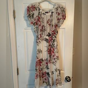 Chic Floral Midi Dress in Cream and Pink